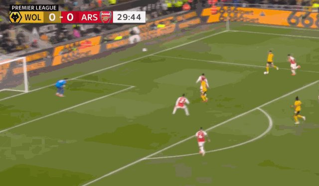 1713647843199082877.gif 若昂戈麦斯中柱.gif