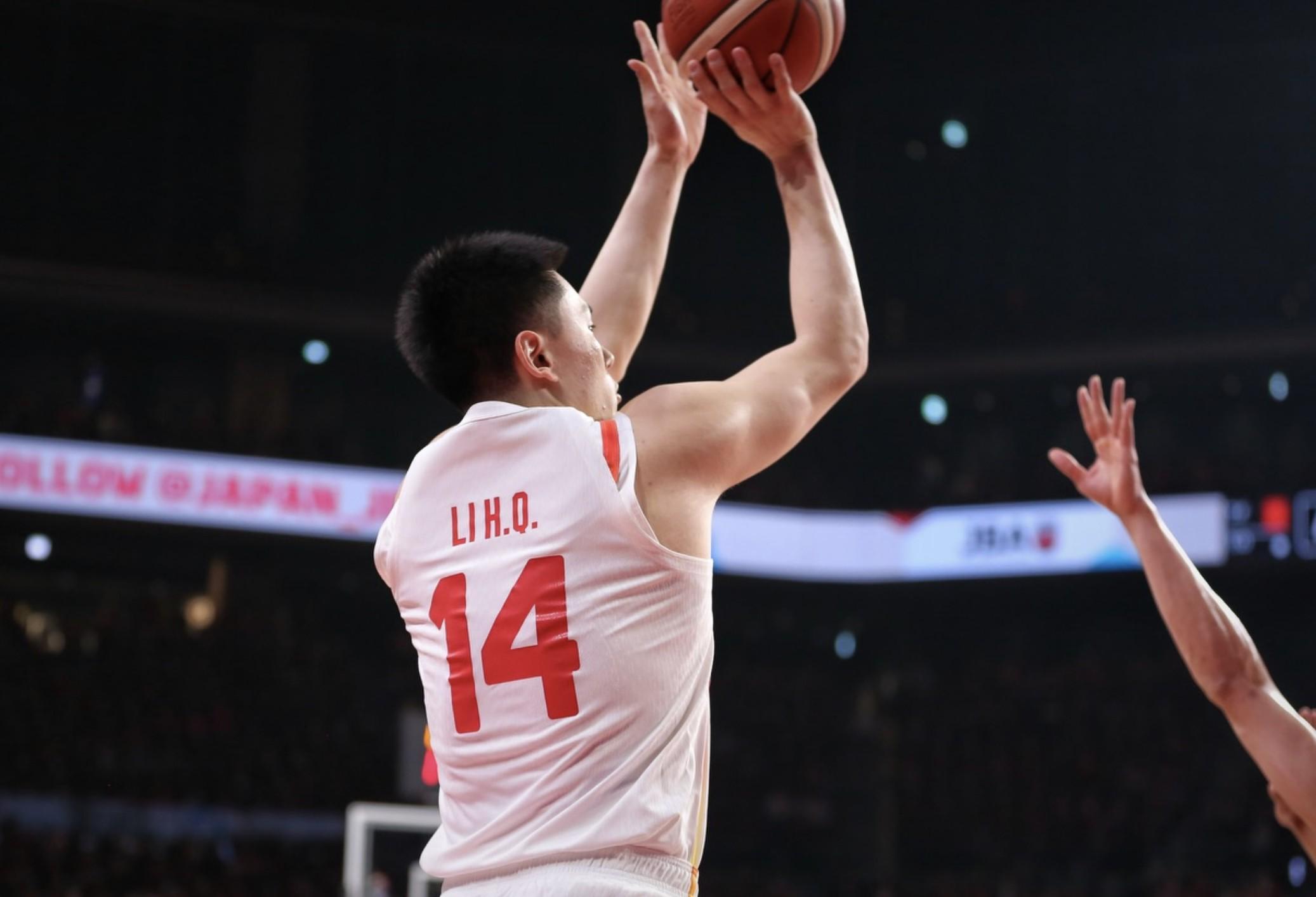 HuaTiHui-奶爸超绝表现，李弘权投篮6中3得9分10板，正负值全队最高+21